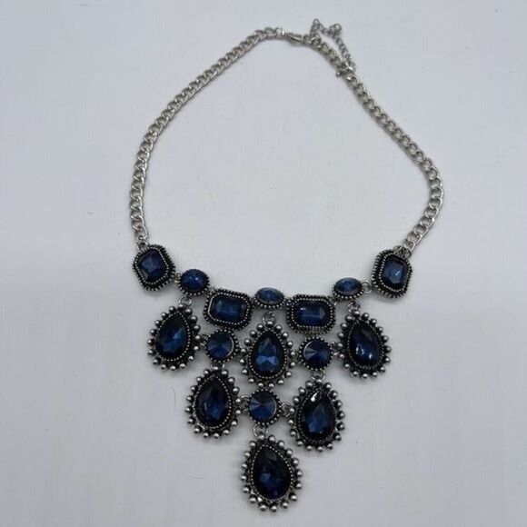 Bib Crystals Drop Statement Necklace in Silver Tone - Picture 2 of 3